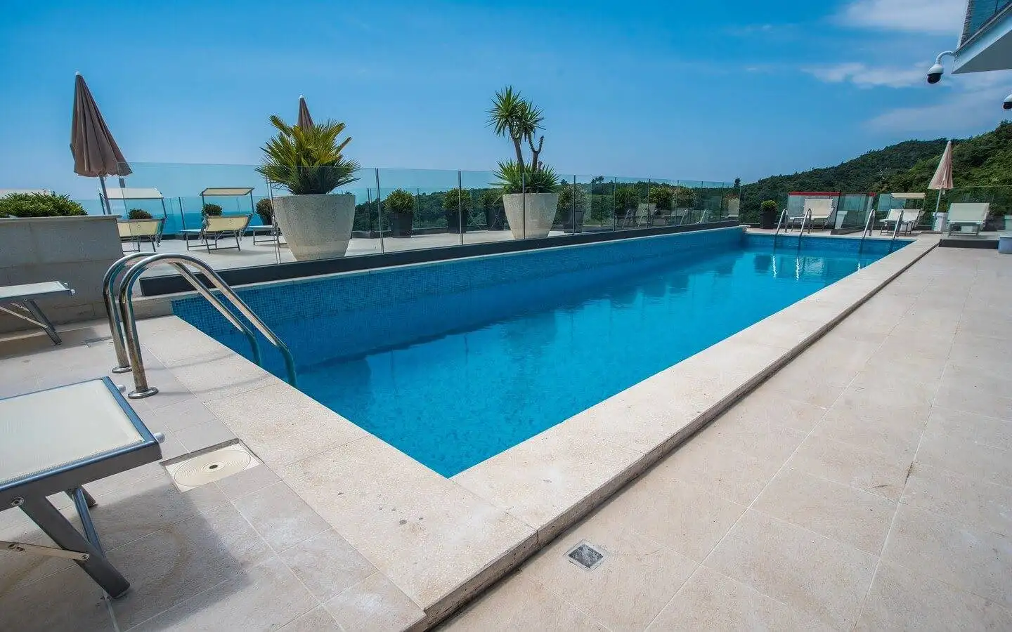 Villa 1133m² in Montenegro, Vidikovac. Priced at 3000000€ rent photo-4