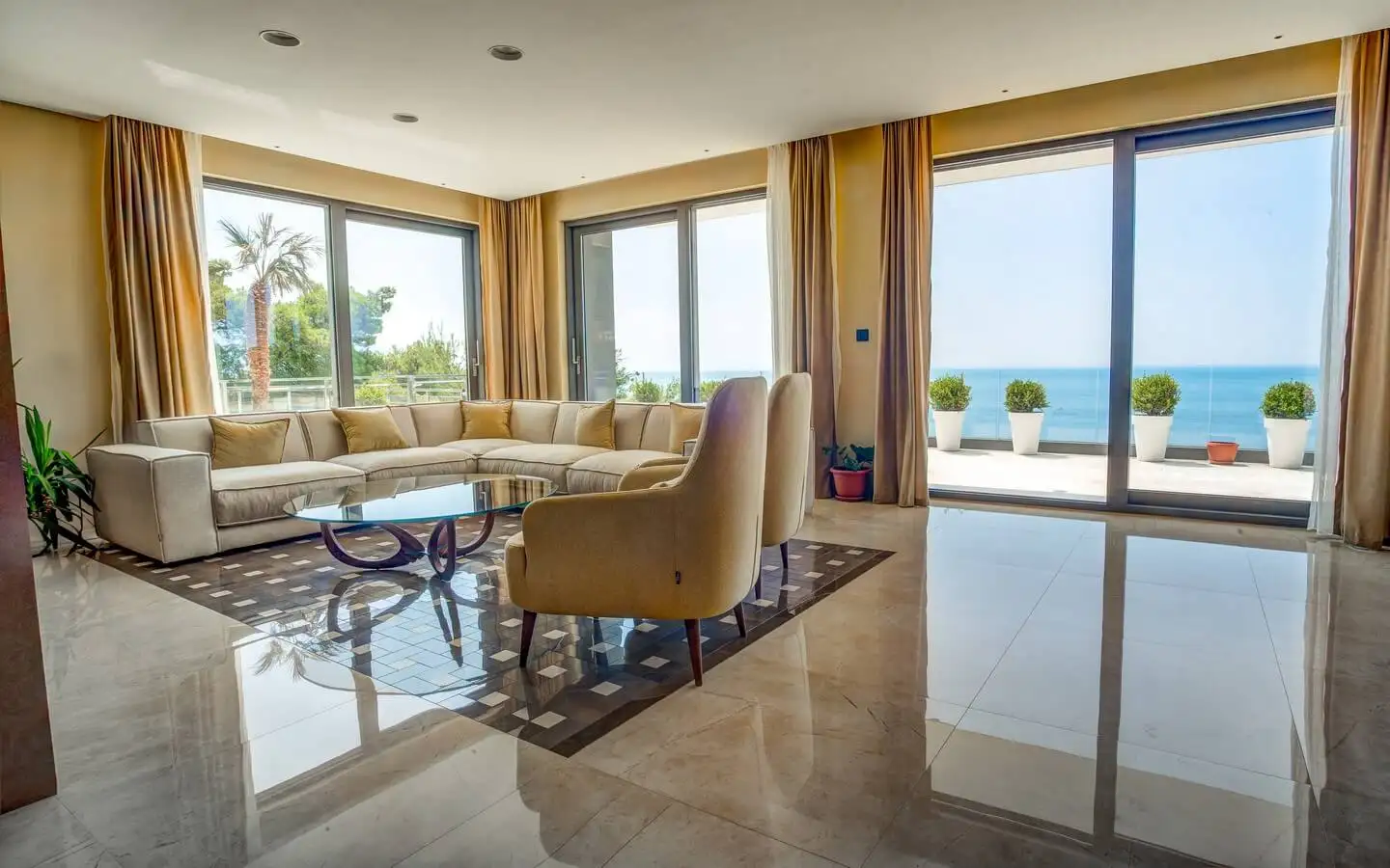 Villa 1133m² in Montenegro, Vidikovac. Priced at 3000000€ rent photo-10