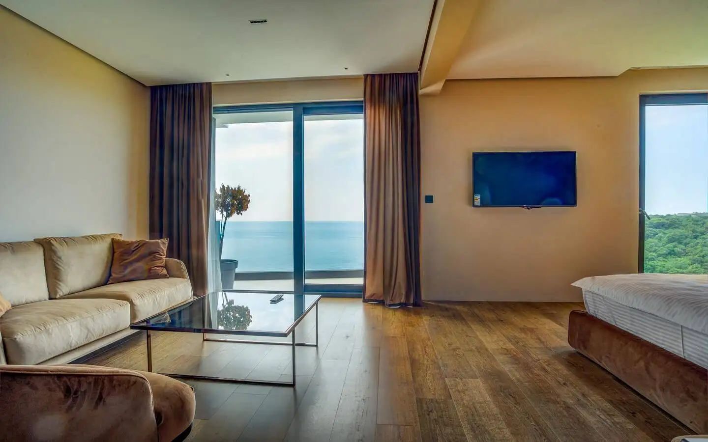 Villa 1133m² in Montenegro, Vidikovac. Priced at 3000000€ rent photo-14