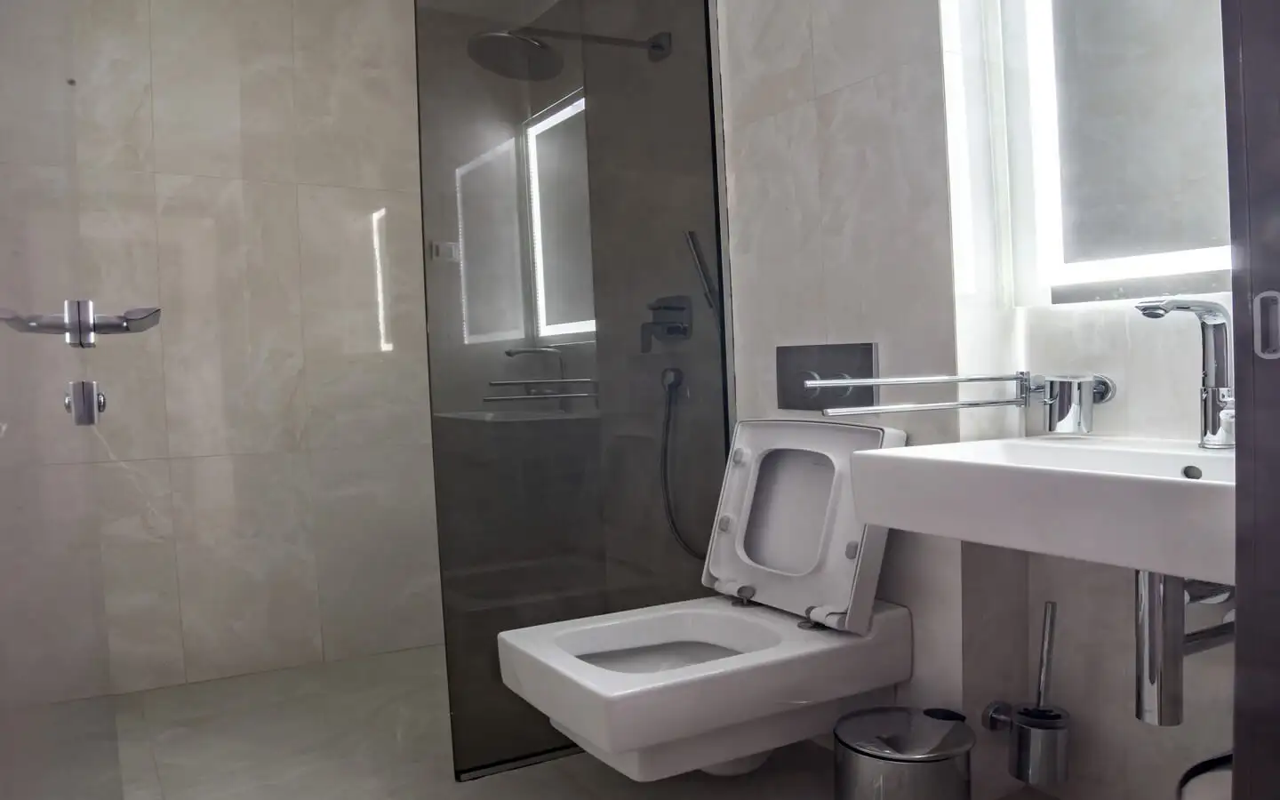 Villa 1133m² in Montenegro, Vidikovac. Priced at 3000000€ rent photo-25