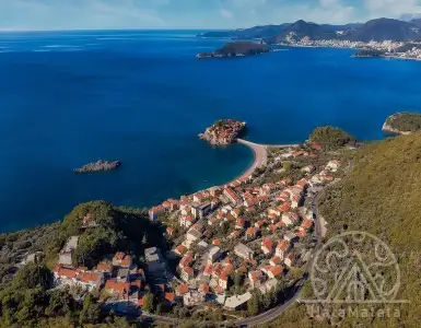 Buy in Montenegro for 400000€