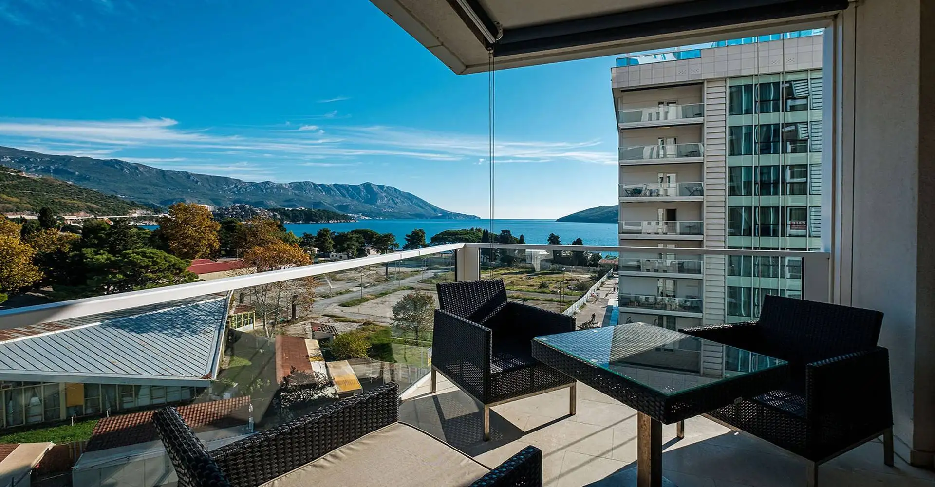 Flat 104m² in Montenegro, Budva. Priced at 500000€ rent photo-1