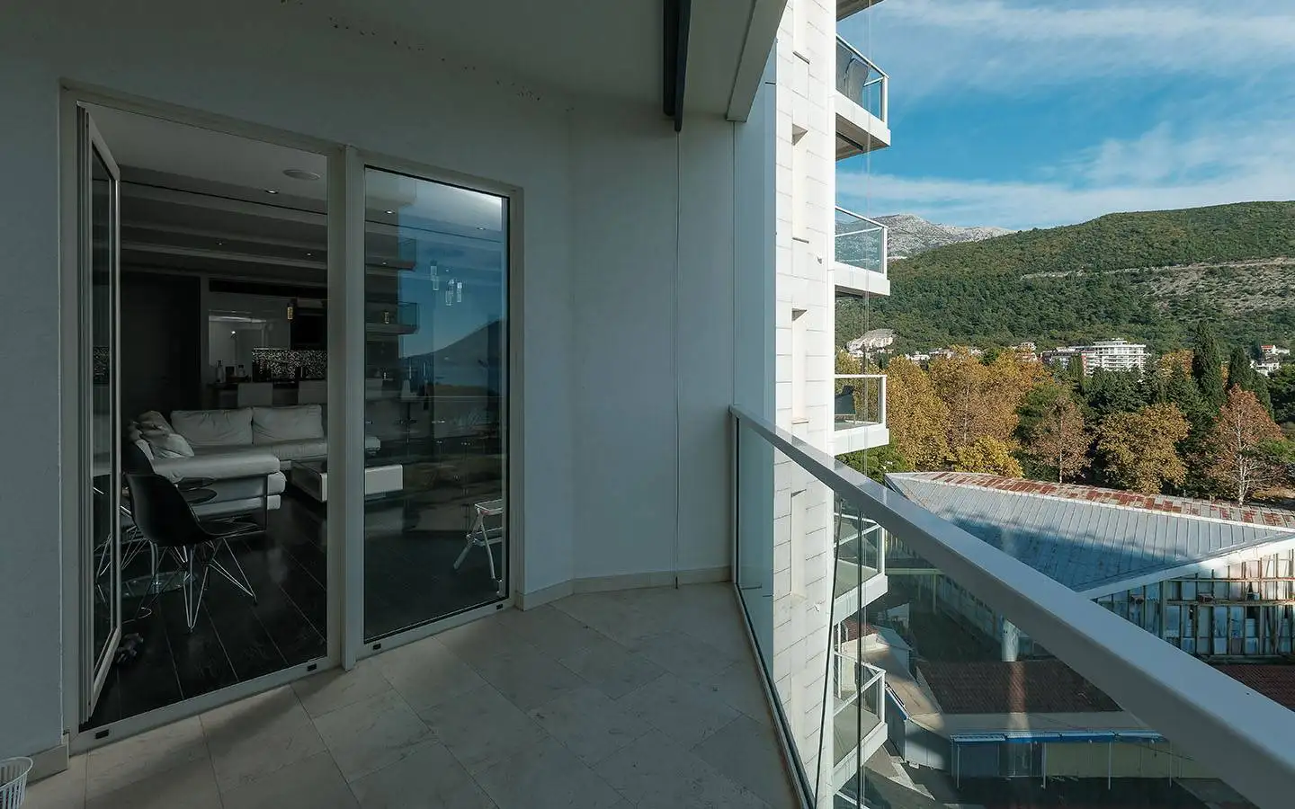 Flat 104m² in Montenegro, Budva. Priced at 500000€ rent photo-2