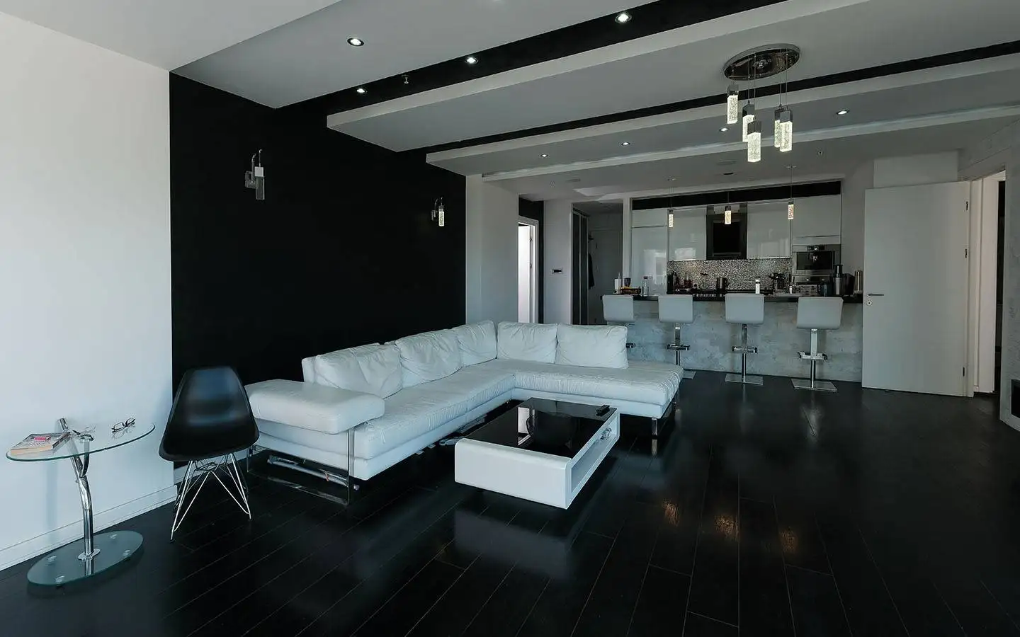 Flat 104m² in Montenegro, Budva. Priced at 500000€ rent photo-3