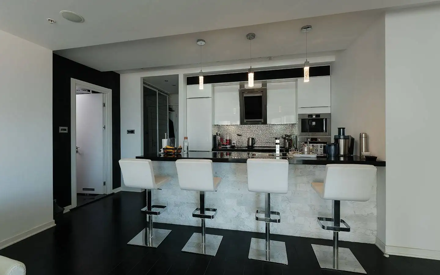 Flat 104m² in Montenegro, Budva. Priced at 500000€ rent photo-8