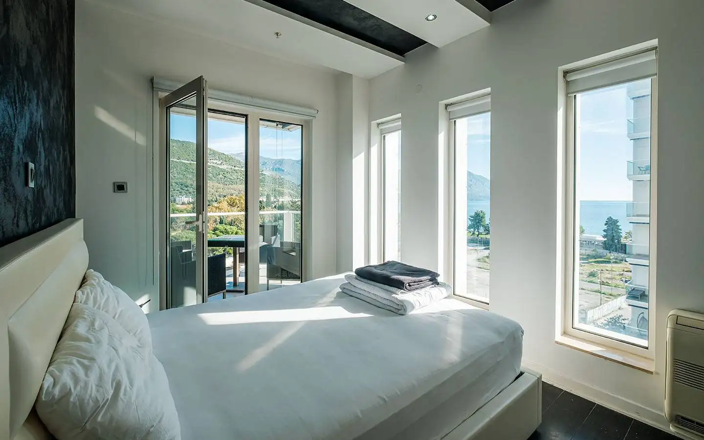 Flat 104m² in Montenegro, Budva. Priced at 500000€ rent photo-11