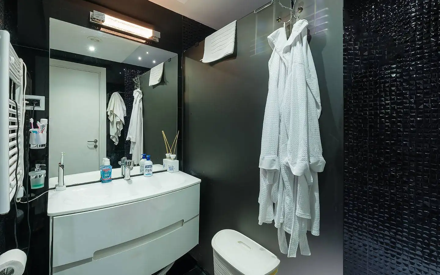 Flat 104m² in Montenegro, Budva. Priced at 500000€ rent photo-13
