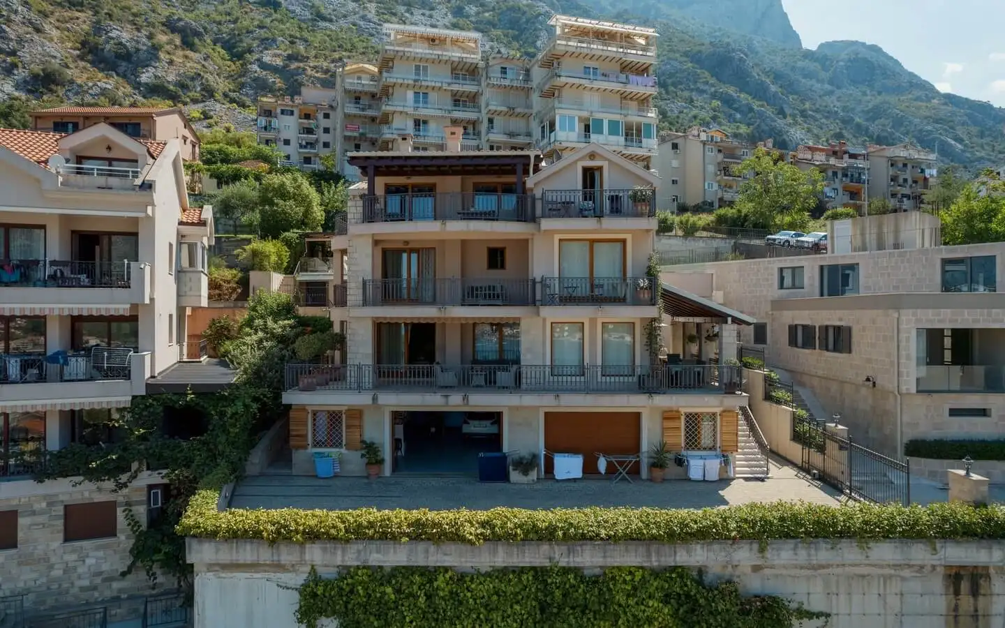 Flat 108m² in Montenegro, Kotor. Priced at 380000€ rent photo-2