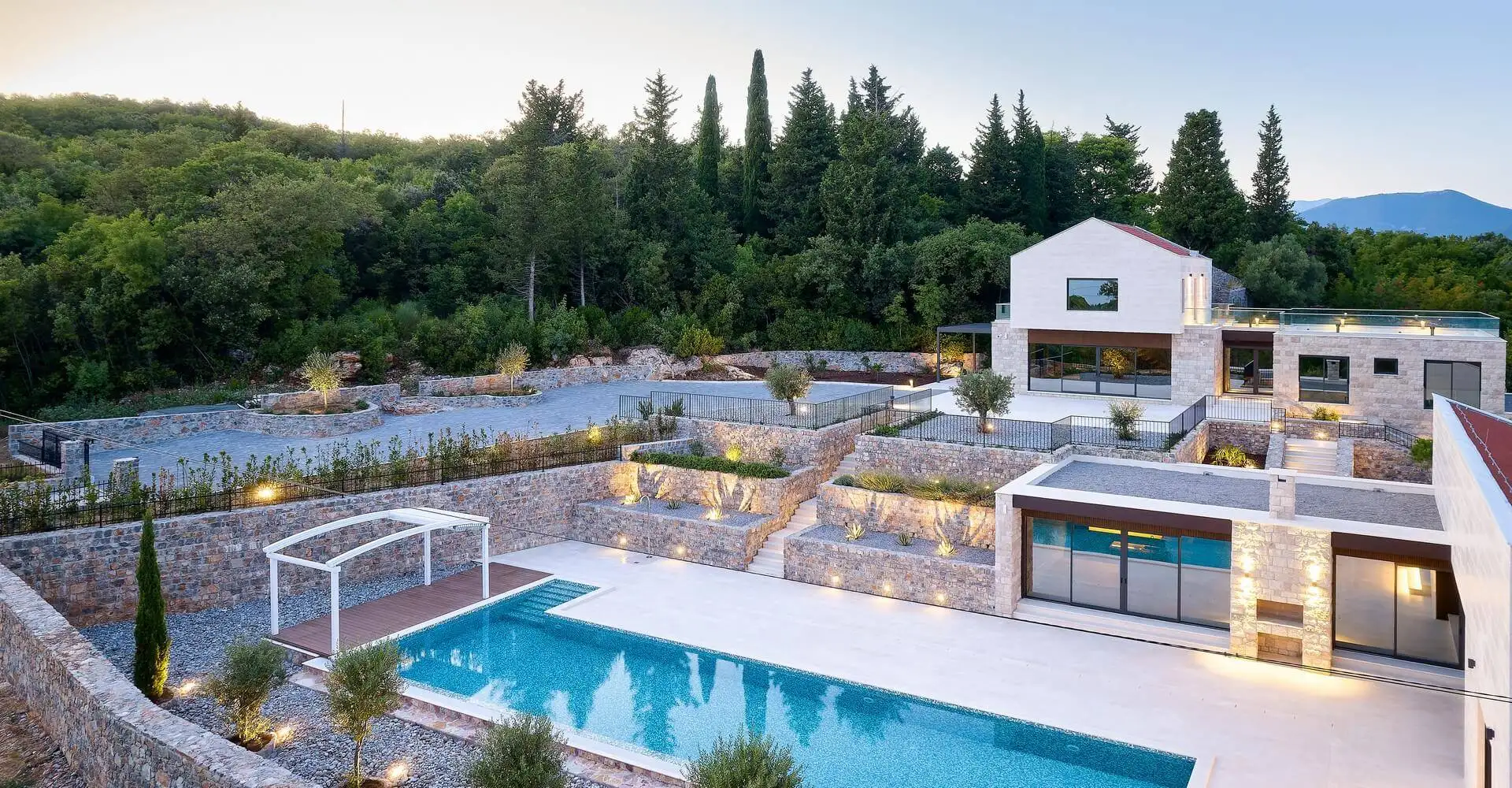 Villa 558m² in Montenegro, Tivat. Priced at 3000000€ rent photo-1