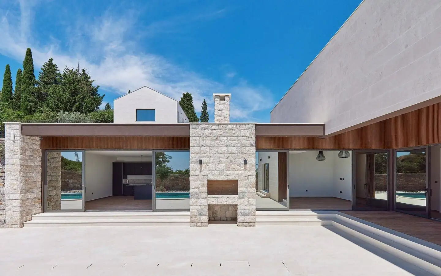 Villa 558m² in Montenegro, Tivat. Priced at 3000000€ rent photo-12