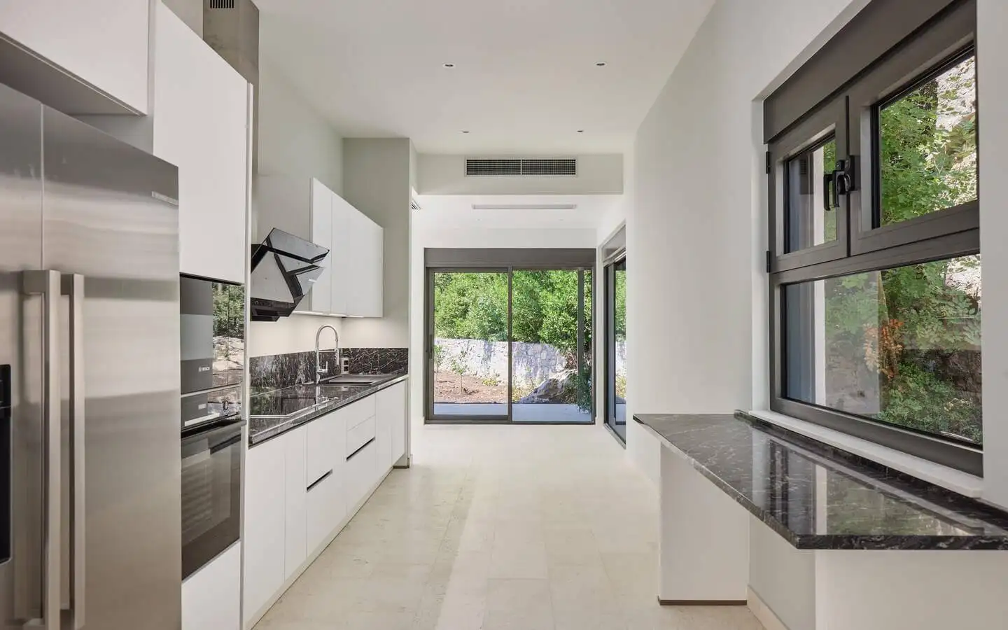 Villa 558m² in Montenegro, Tivat. Priced at 3000000€ rent photo-22