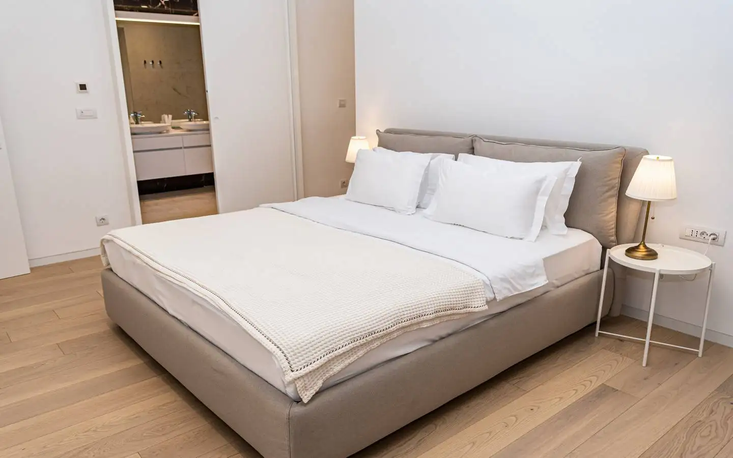 Flat 147m² in Montenegro, Budva. Priced at 950000€ rent photo-12