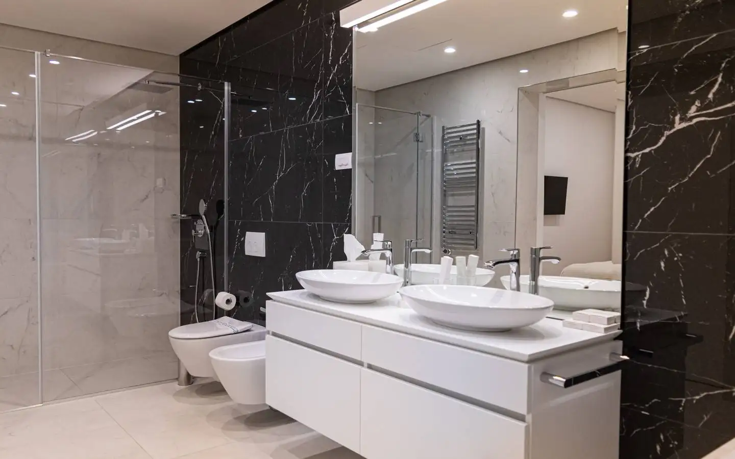 Flat 147m² in Montenegro, Budva. Priced at 950000€ rent photo-14