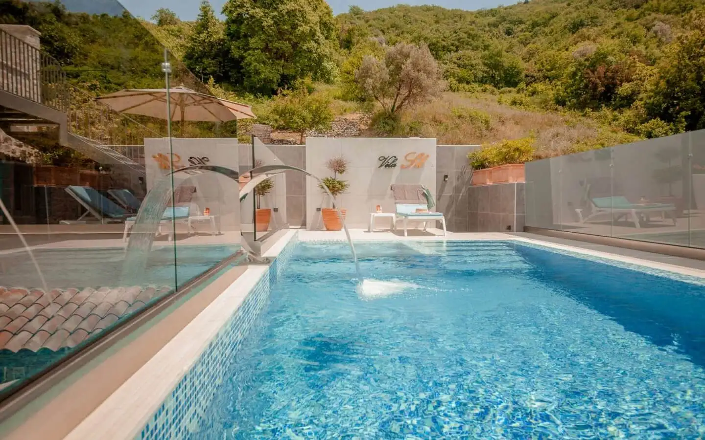 Villa 125m² in Montenegro, Tivat. Priced at 1200000€ rent photo-4