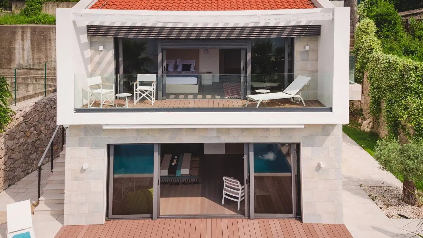 Villa 450m² in Montenegro, Strp. Priced at 3500000€ rent photo-5