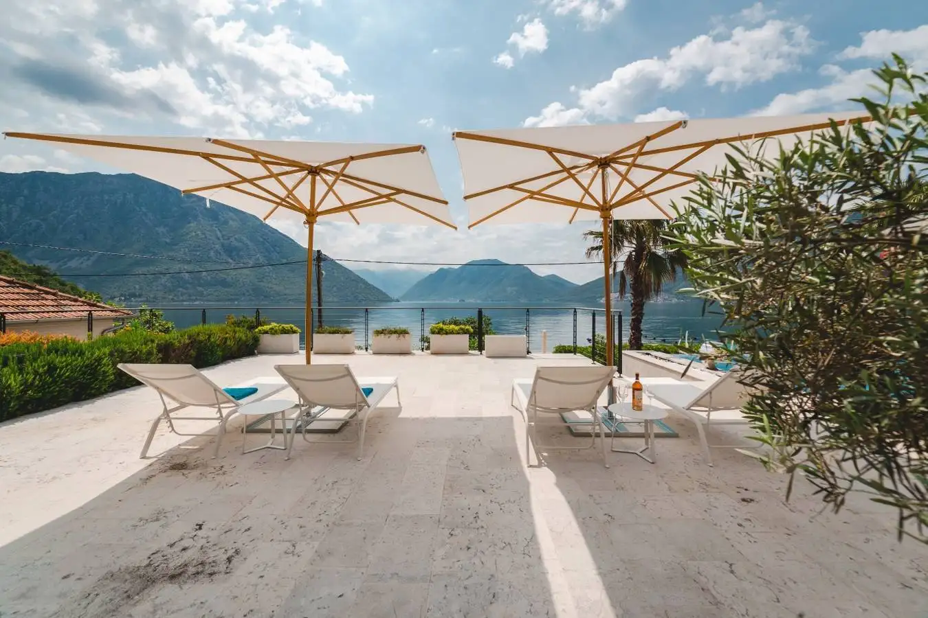 Villa 450m² in Montenegro, Strp. Priced at 3500000€ rent photo-11