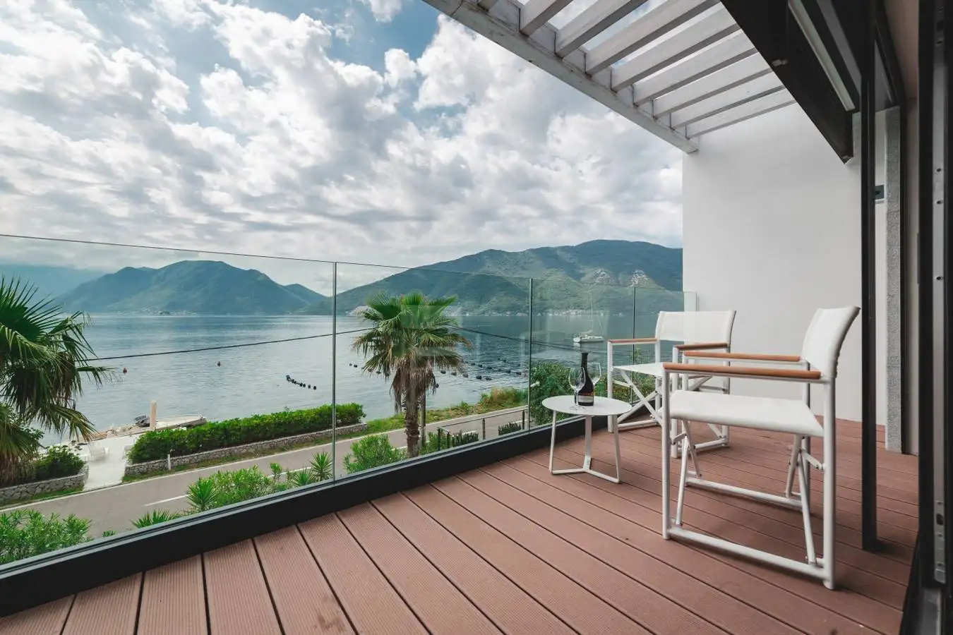 Villa 450m² in Montenegro, Strp. Priced at 3500000€ rent photo-14