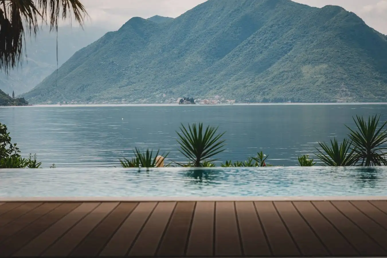 Villa 450m² in Montenegro, Strp. Priced at 3500000€ rent photo-16