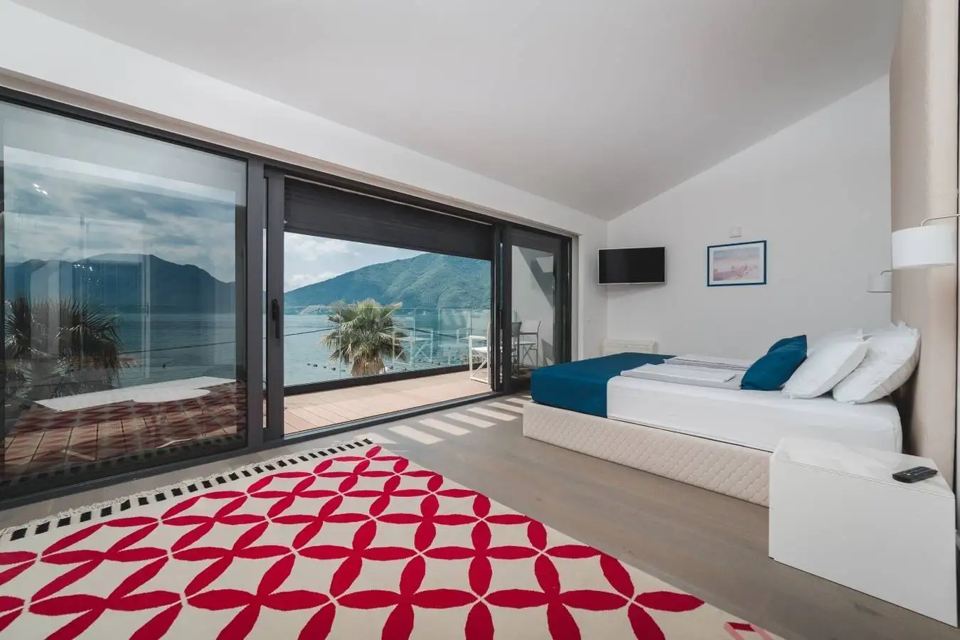 Villa 450m² in Montenegro, Strp. Priced at 3500000€ rent photo-18