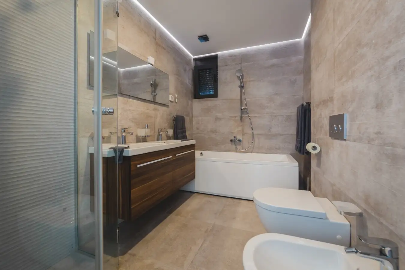 Villa 450m² in Montenegro, Strp. Priced at 3500000€ rent photo-28
