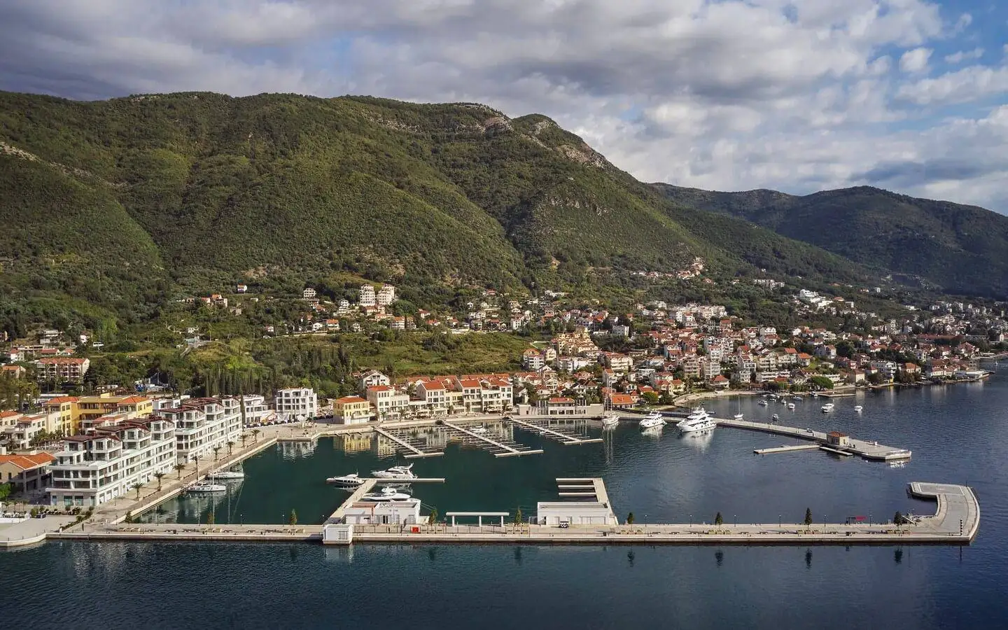 Flat 162m² in Montenegro, Kumbor. Priced at 1105000€ rent photo-5