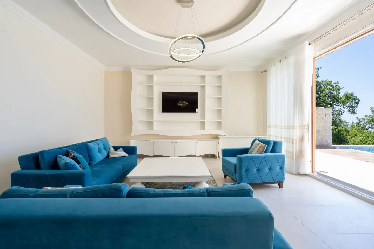 Villa 605m² in Montenegro, Rezevici. Priced at 1600000€ rent photo-6