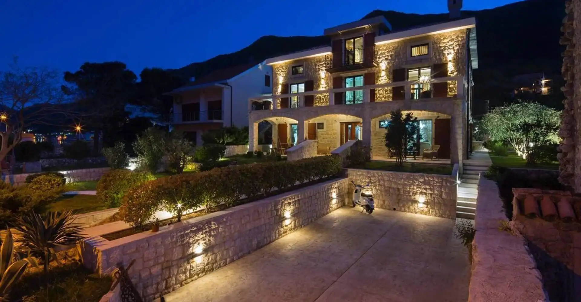 Villa 497m² in Montenegro, Prcanj. Priced at 4200000€ rent photo-1