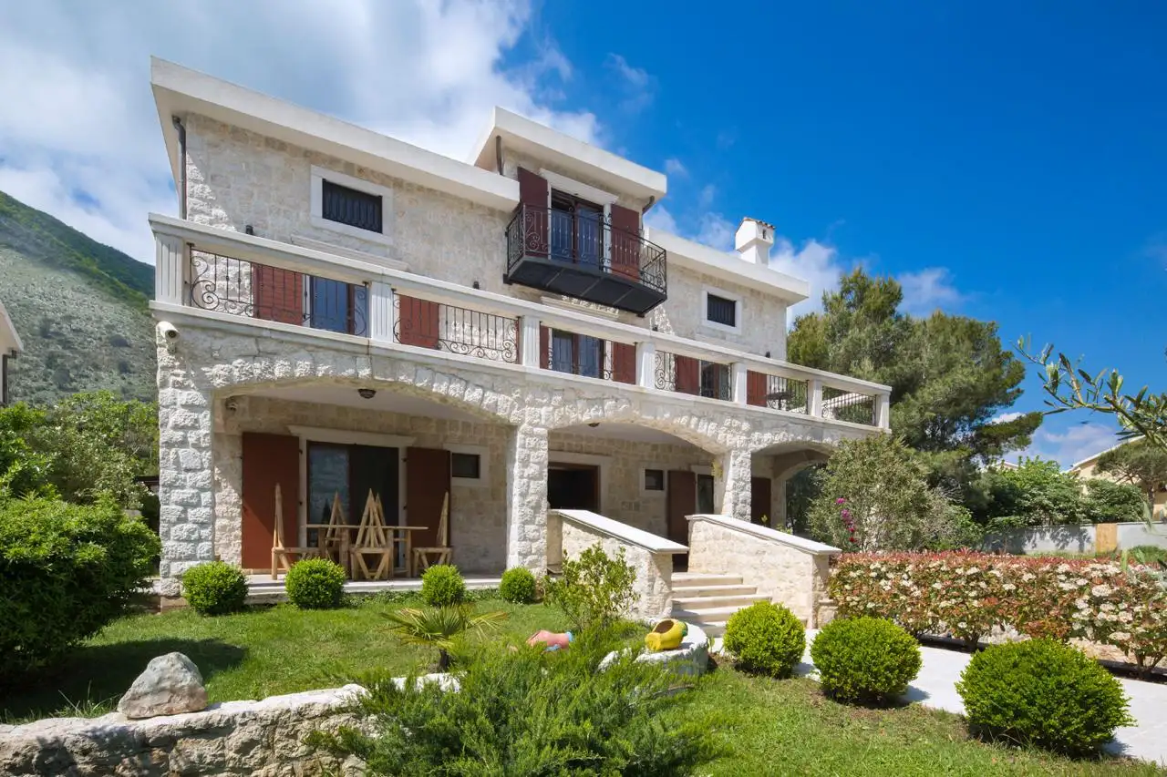 Villa 497m² in Montenegro, Prcanj. Priced at 4200000€ rent photo-6