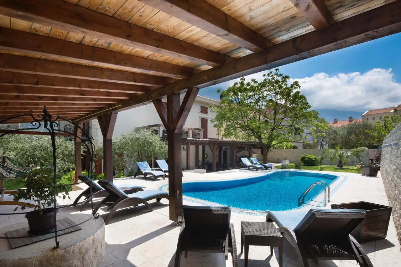 Villa 497m² in Montenegro, Prcanj. Priced at 4200000€ rent photo-12
