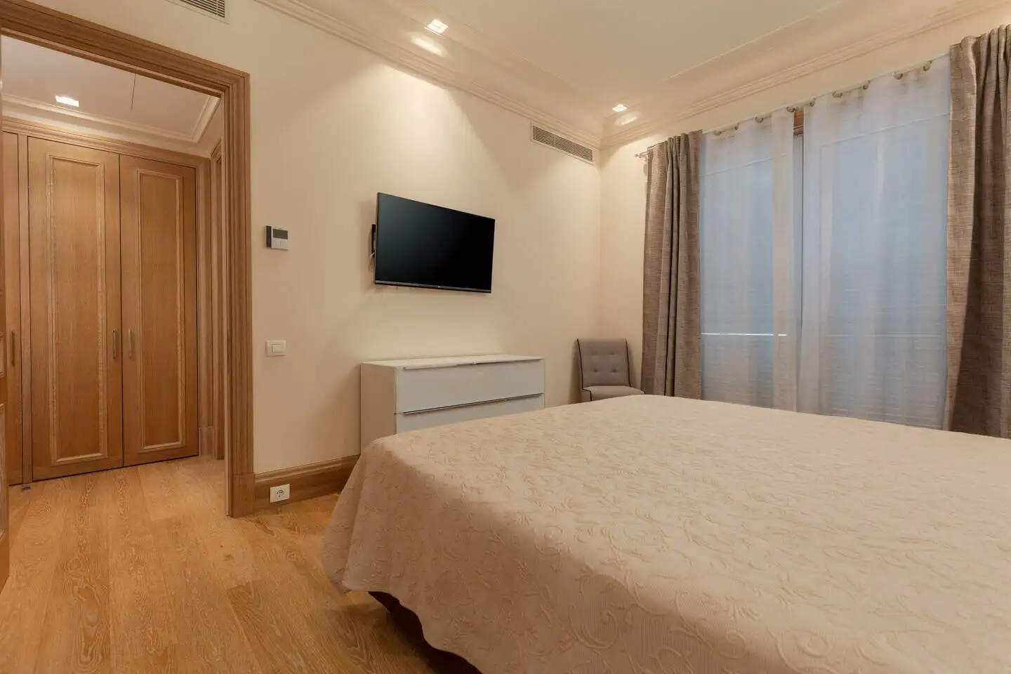 Flat 66m² in Montenegro, Tivat. Priced at 620000€ rent photo-6