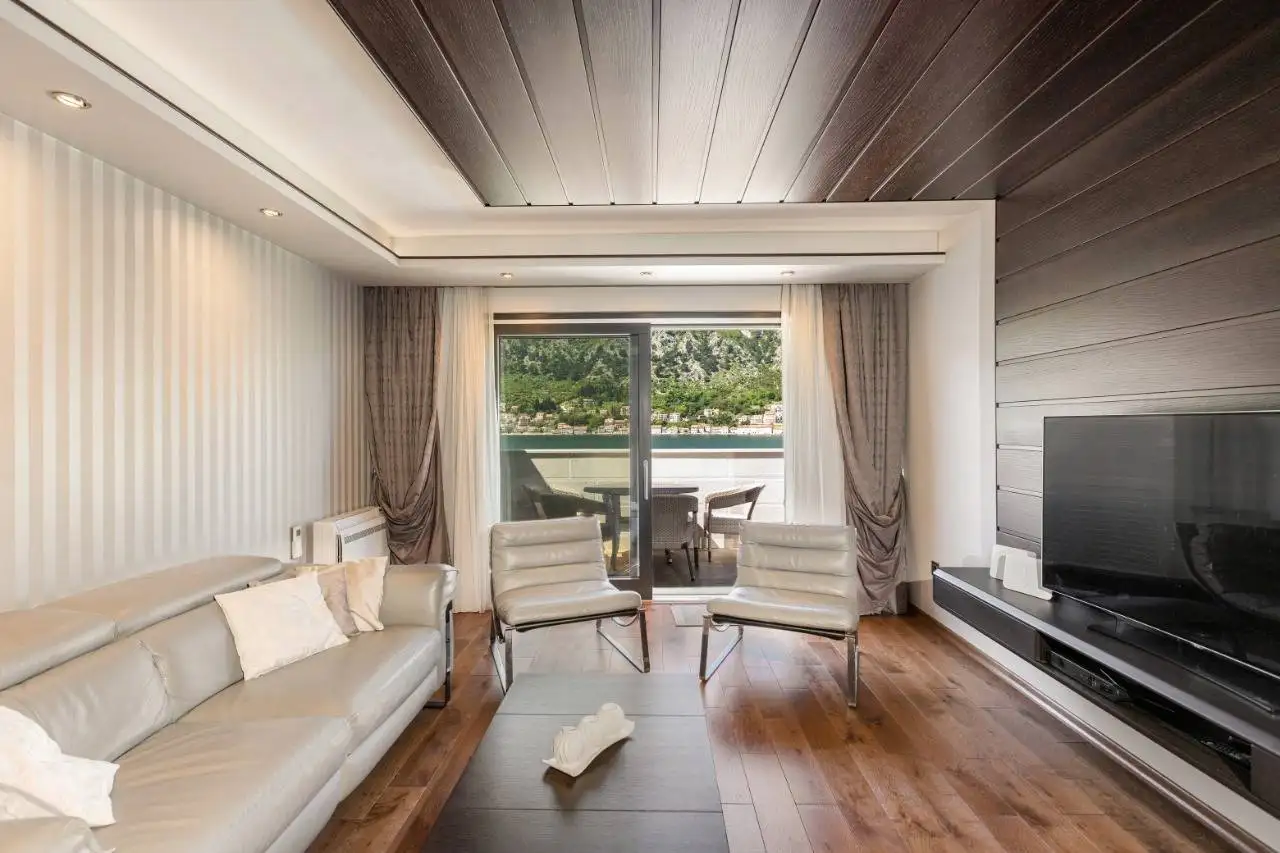 Flat 90m² in Montenegro, Kotor. Priced at 400000€ rent photo-6