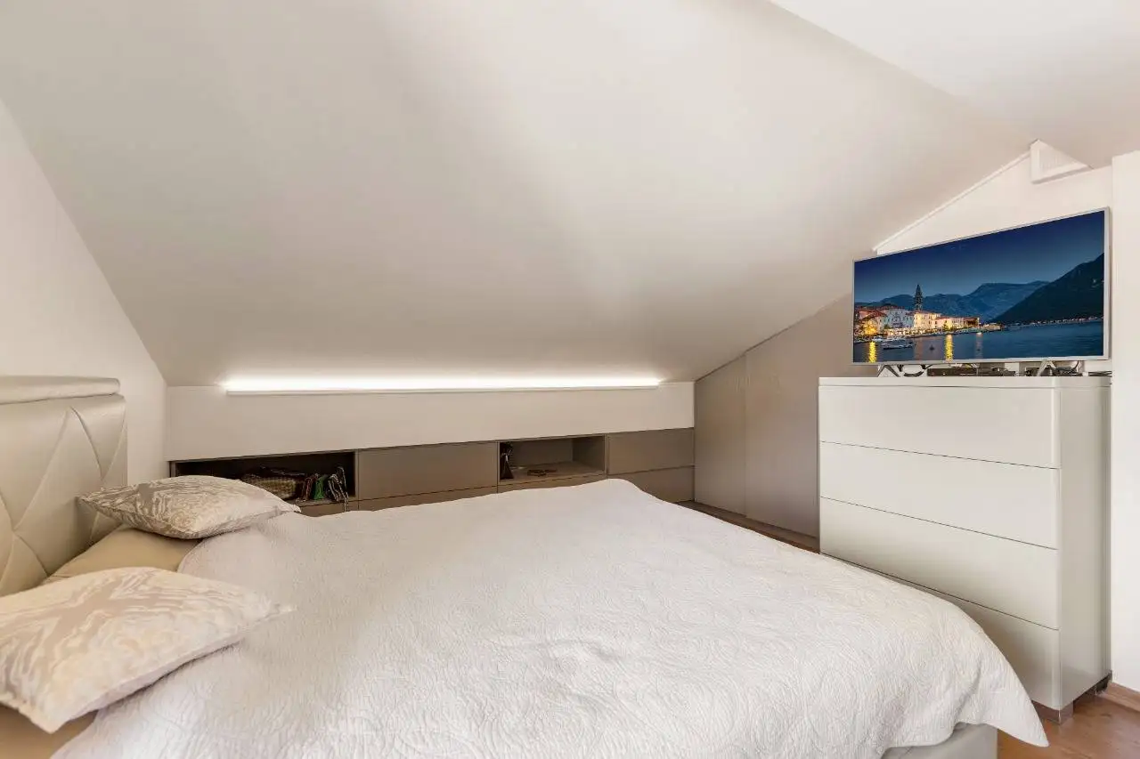 Flat 90m² in Montenegro, Kotor. Priced at 400000€ rent photo-13