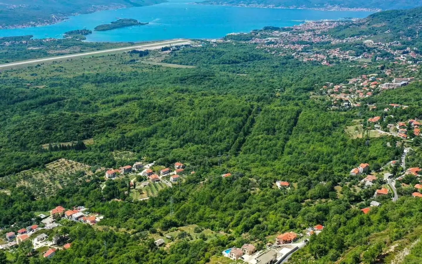 Land 1m² in Montenegro, Kotor. Priced at 2579400€ rent photo-3