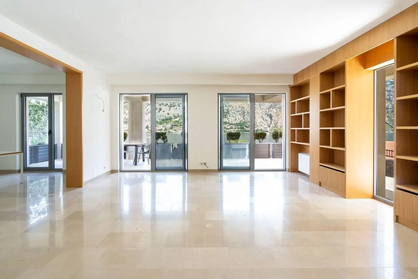House 510m² in Montenegro, Muo. Priced at 1750000€ rent photo-13