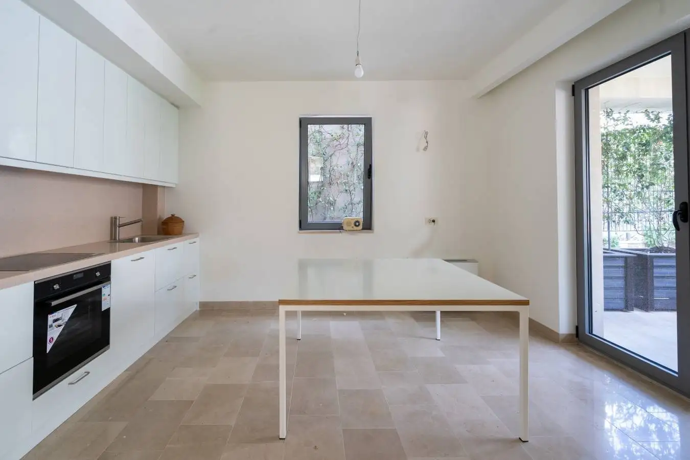 House 510m² in Montenegro, Muo. Priced at 1750000€ rent photo-15