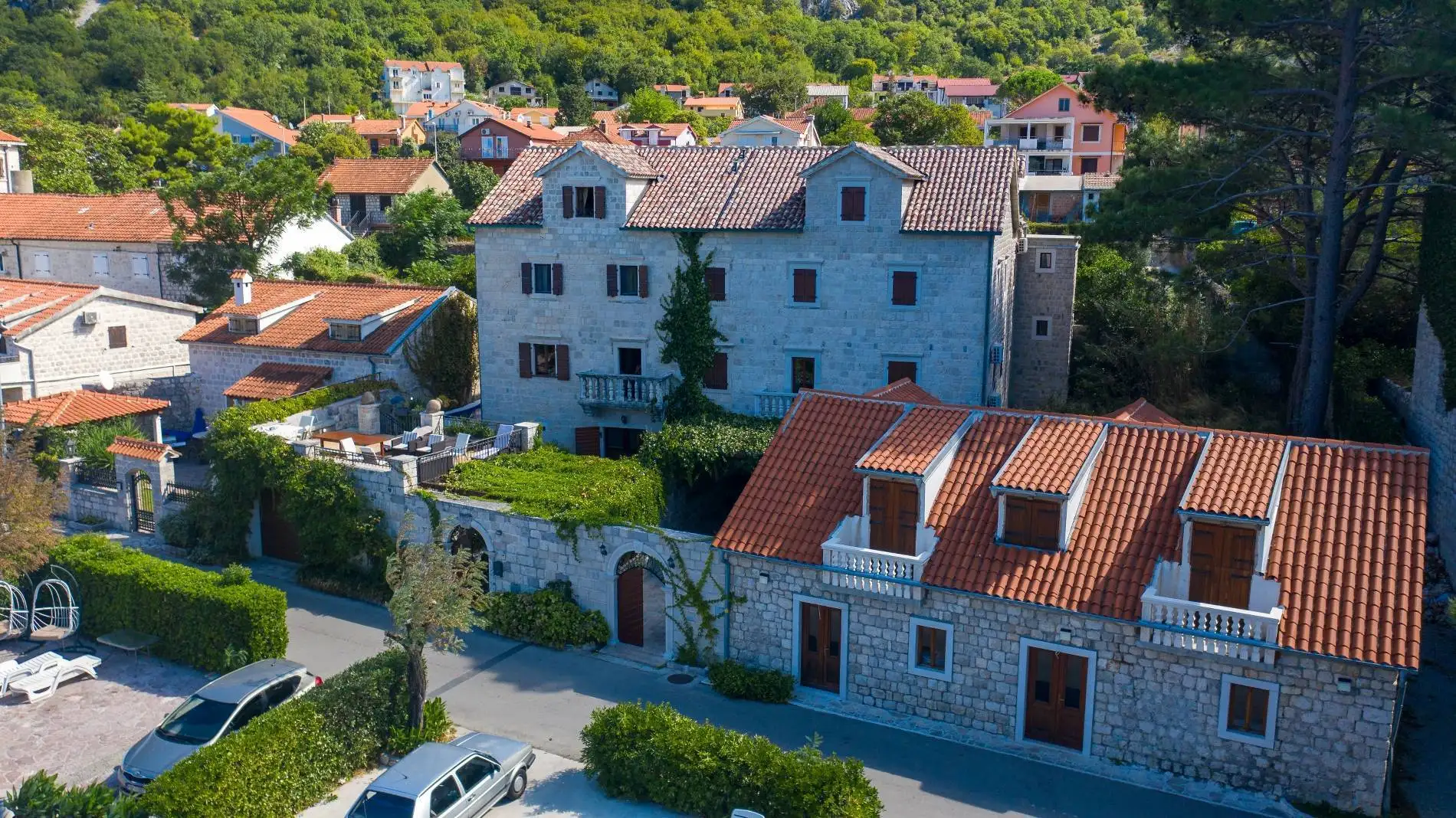 House 389m² in Montenegro, Kotor. Priced at 2200000€ rent photo-1