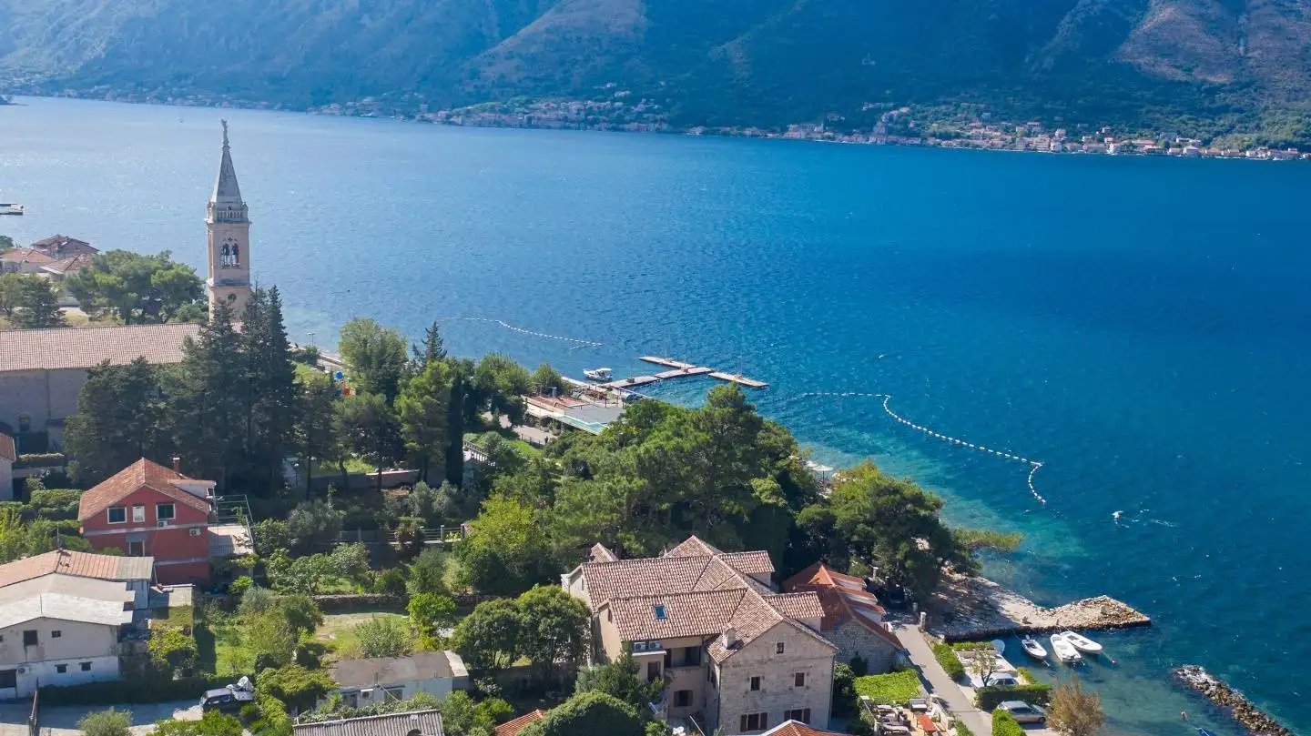 House 389m² in Montenegro, Kotor. Priced at 2200000€ rent photo-5