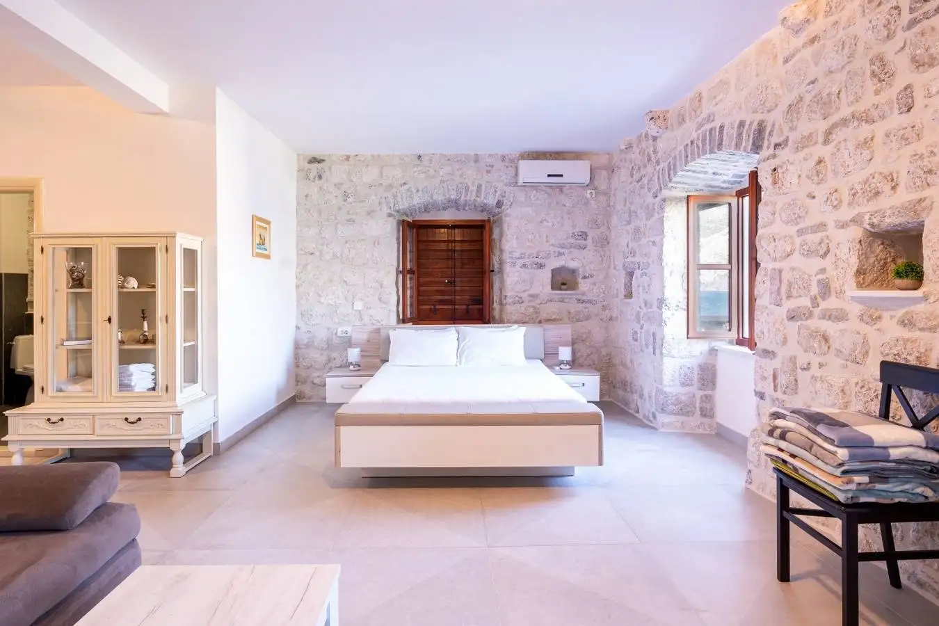 House 389m² in Montenegro, Kotor. Priced at 2200000€ rent photo-15