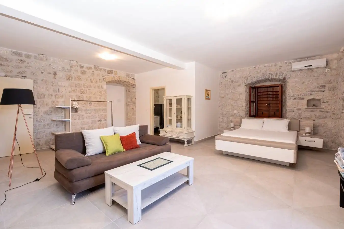 House 389m² in Montenegro, Kotor. Priced at 2200000€ rent photo-16