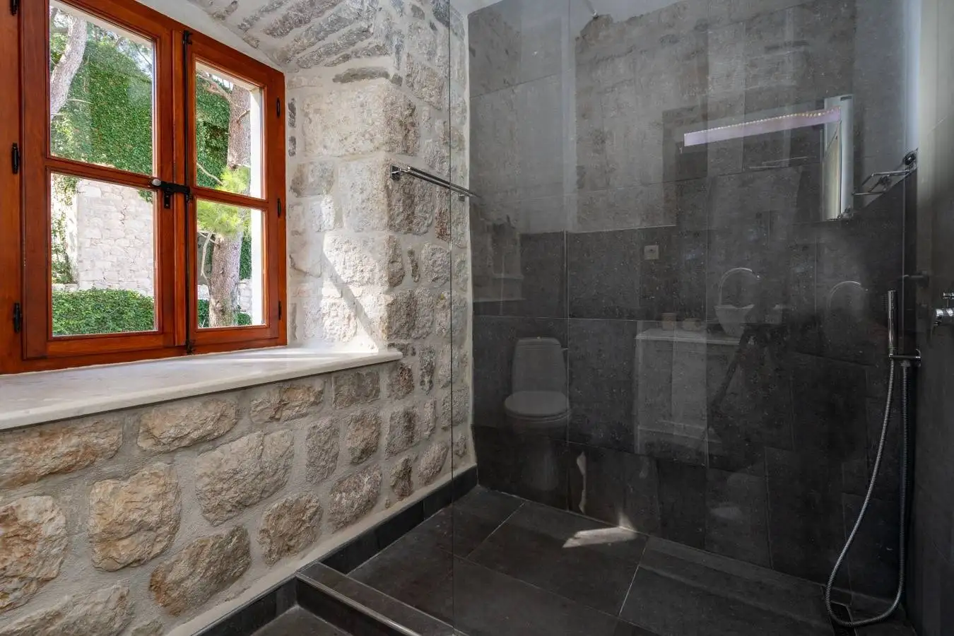 House 389m² in Montenegro, Kotor. Priced at 2200000€ rent photo-25