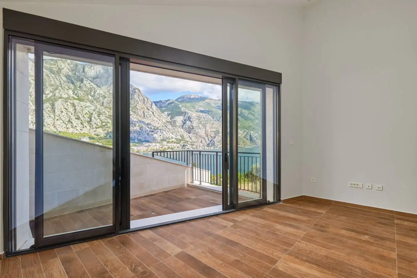 Villa 373m² in Montenegro, Prcanj. Priced at 2200000€ rent photo-14