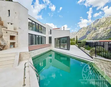 Buy in Montenegro for 2200000€