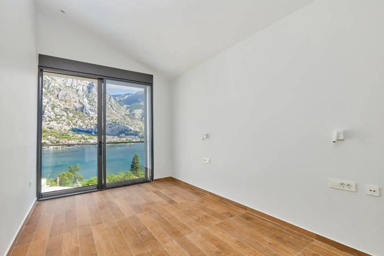 Villa 349m² in Montenegro, Prcanj. Priced at 2000000€ rent photo-12