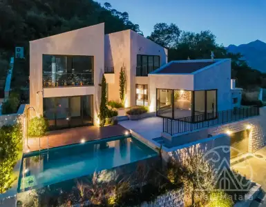 Buy in Montenegro for 2000000€