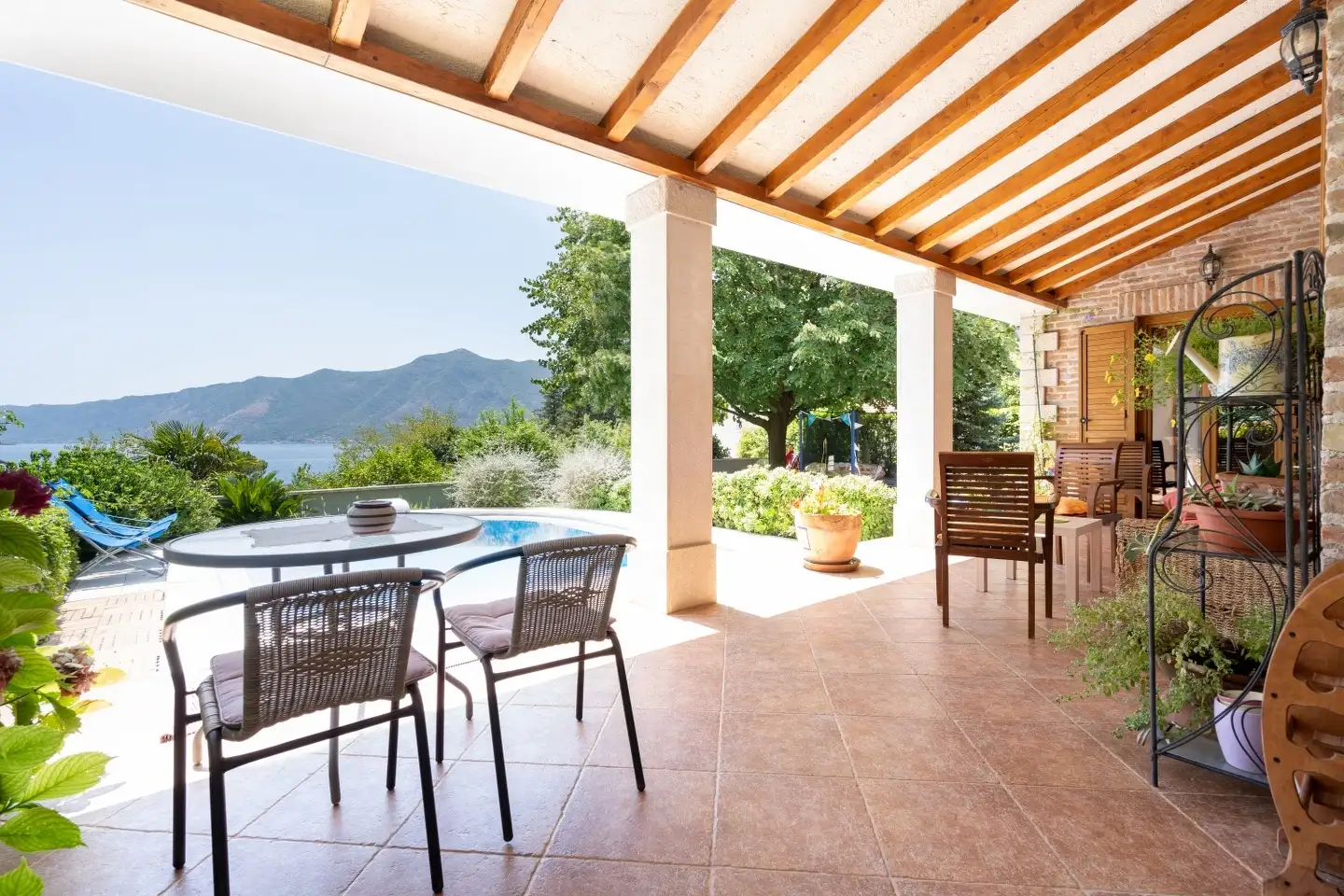 House 302m² in Montenegro, Orahovac. Priced at 960000€ rent photo-9