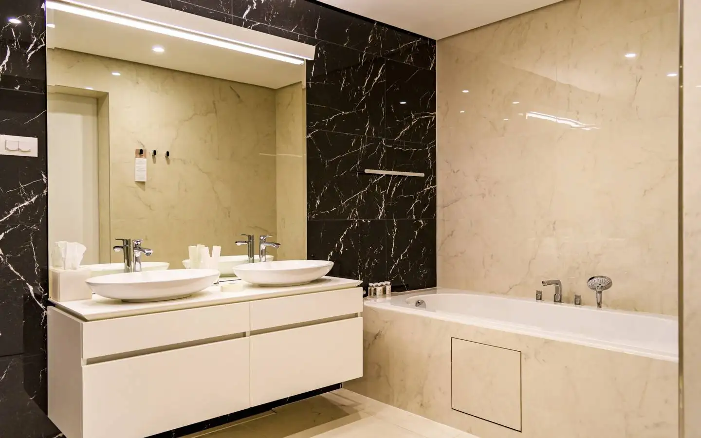 Flat 147m² in Montenegro, Budva. Priced at 950000€ rent photo-11