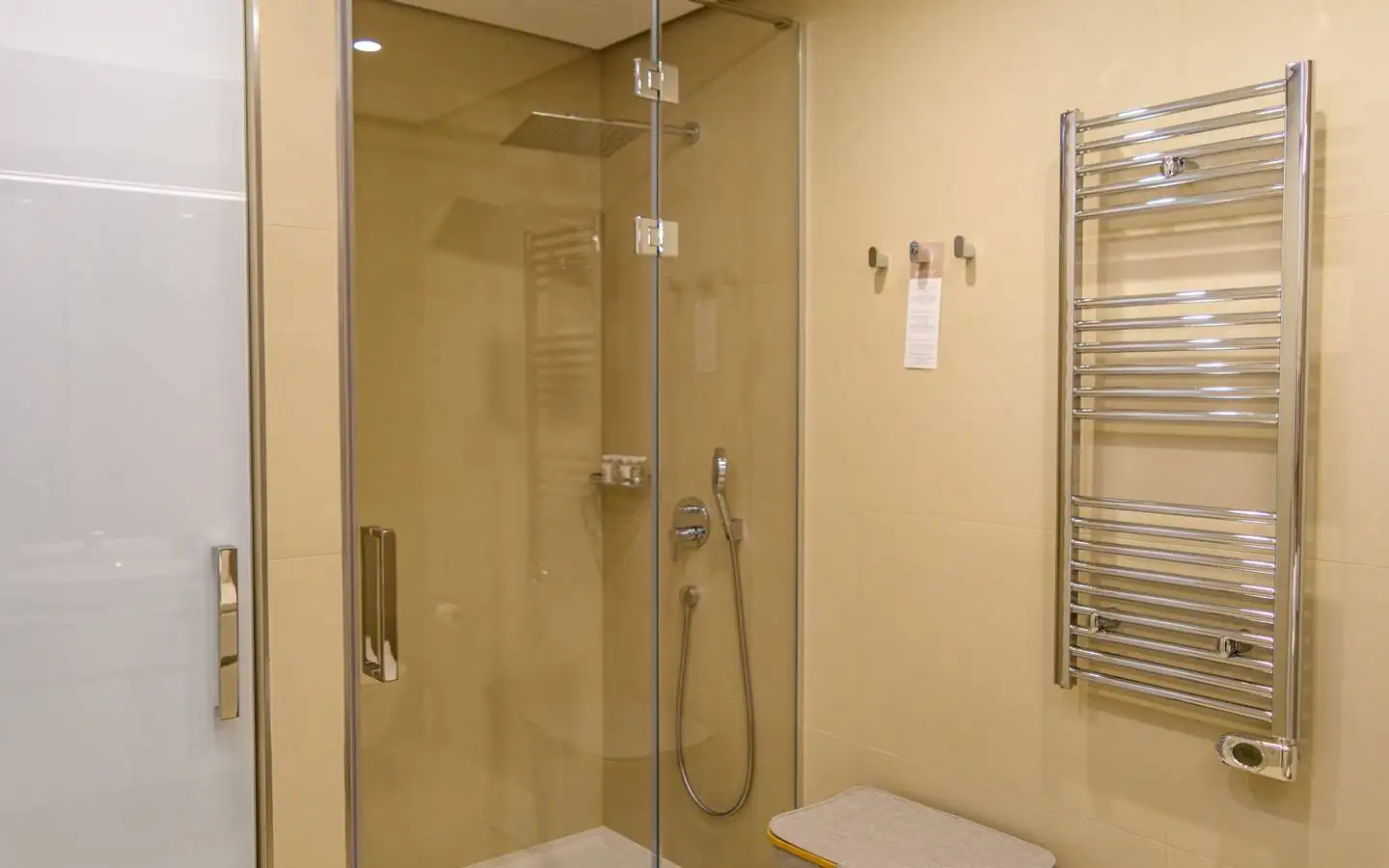 Flat 147m² in Montenegro, Budva. Priced at 950000€ rent photo-14