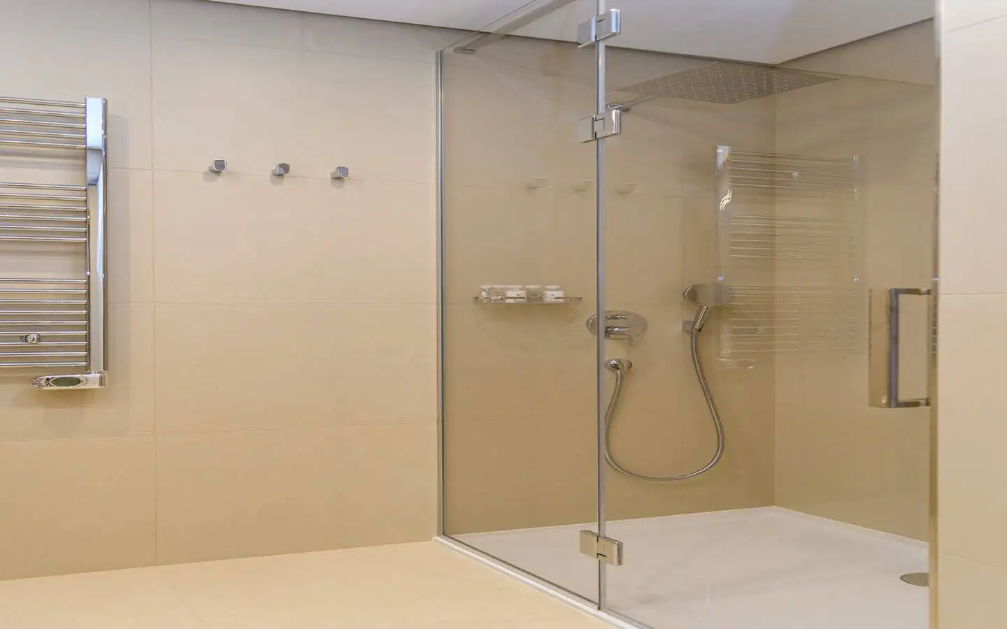 Flat 159m² in Montenegro, Budva. Priced at 1500000€ rent photo-17