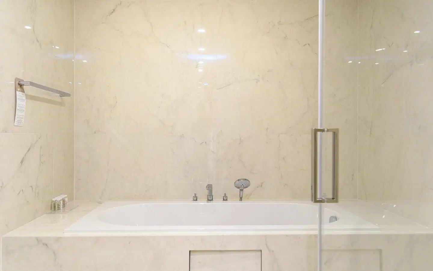 Flat 159m² in Montenegro, Budva. Priced at 1500000€ rent photo-19