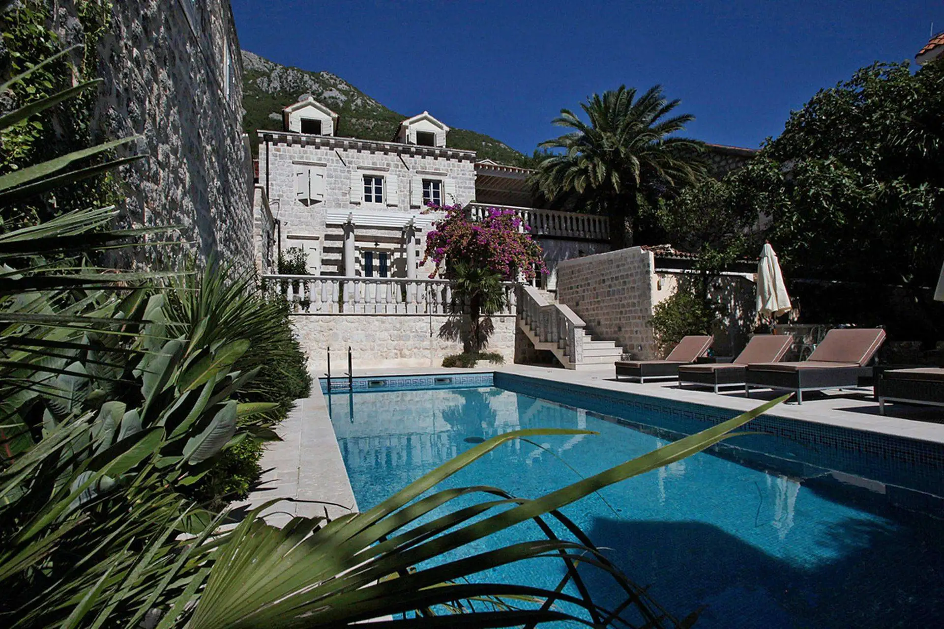 Villa 273m² in Montenegro, Perast. Priced at 2500000€ rent photo-1